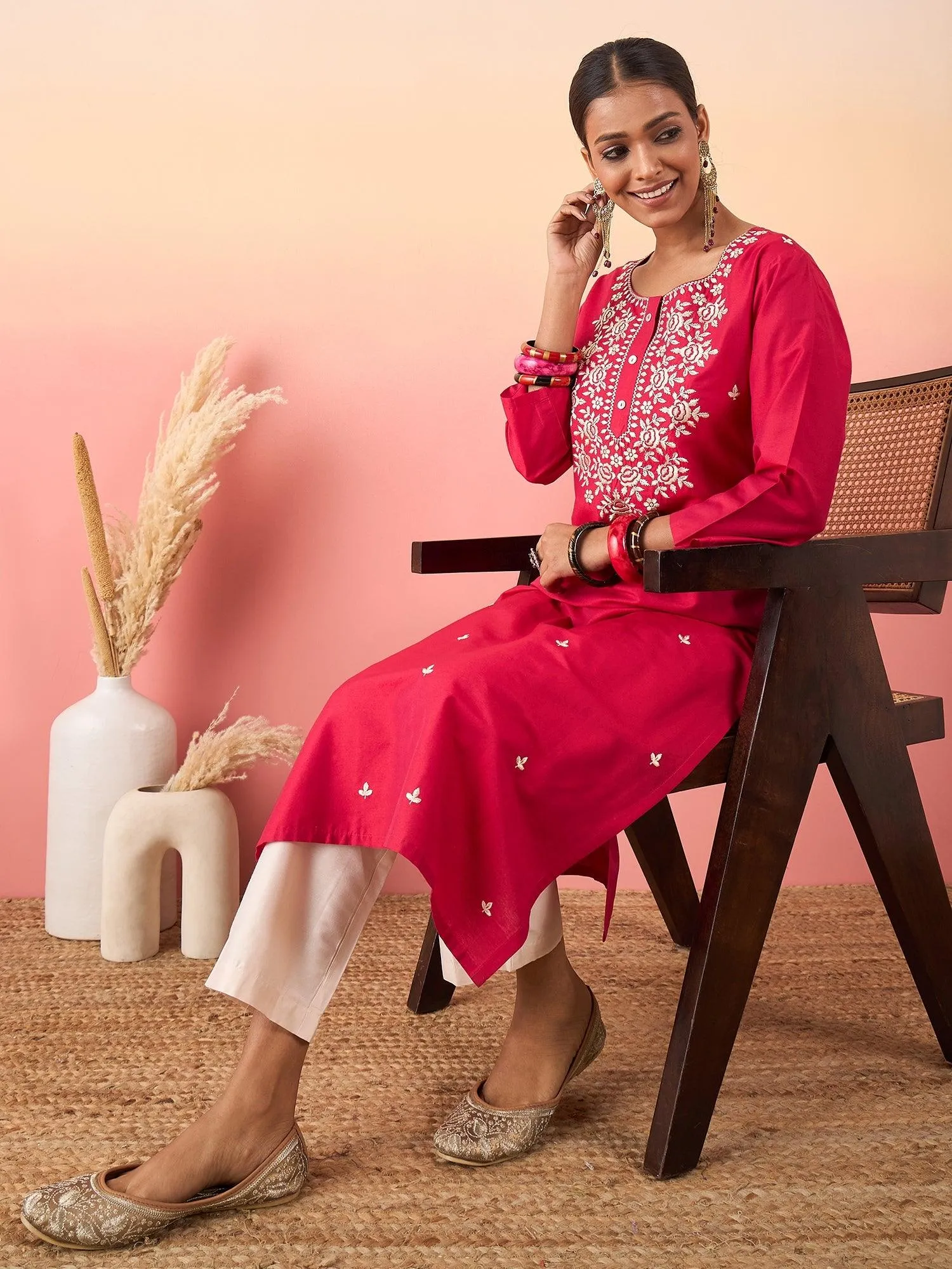 Women Floral Embroidered Regular Thread Work Kurta with Trousers